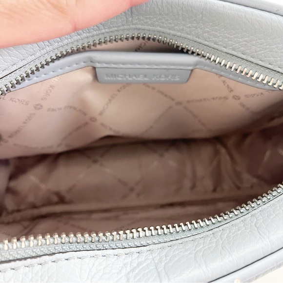 Michael Kors Tasche Jet Set Travel Oval Camera Crossbody in Pale Blue - Picture 7 of 11